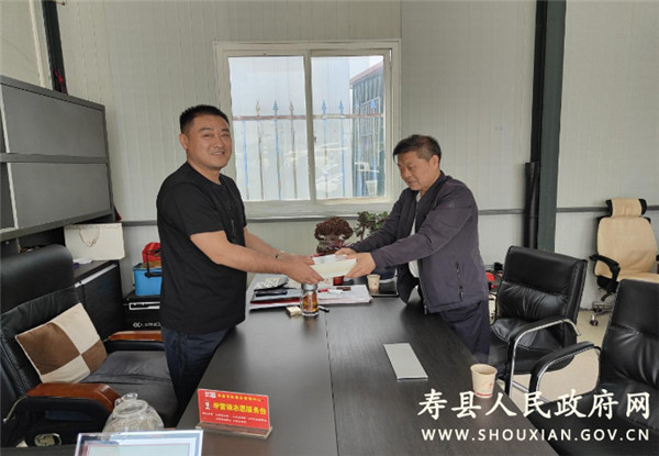 淮南壽縣農機中心開展送黨史教育圖本下鄉(xiāng)活動                                          