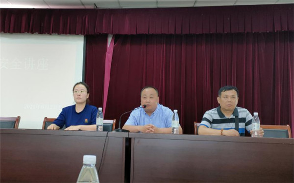 攜手關(guān)心下一代、同心保護未成年！ 淮南大通區(qū)開展“安全知識進校園”一堂課活動