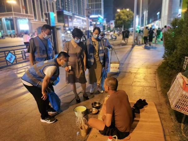 淮南市救助管理站啟動“夏季送清涼”專項行動