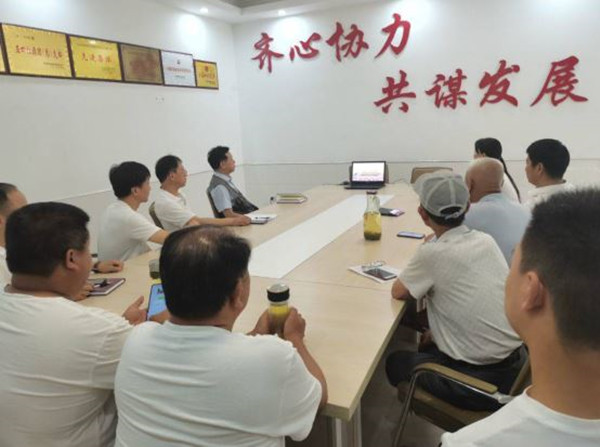 淮南市人社局鄉(xiāng)村振興工作隊(duì)組織觀看慶祝中國共產(chǎn)黨成立100周年大會(huì)