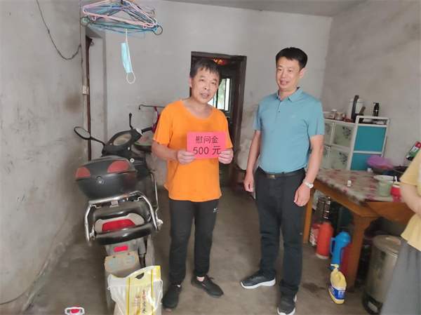 淮南：我為群眾辦實(shí)事 大通區(qū)工會(huì)開展“工會(huì)進(jìn)萬家”走訪慰問活動(dòng)