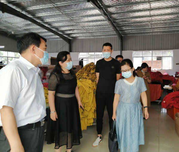 淮南市謝家集區(qū)婦聯(lián)調研非公企業(yè)婦女組織建設