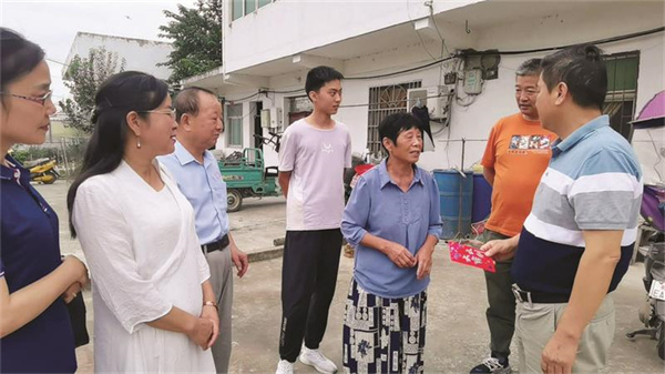 淮南市田家庵區(qū)：愛(ài)心傳遞希望 助學(xué)點(diǎn)亮夢(mèng)想