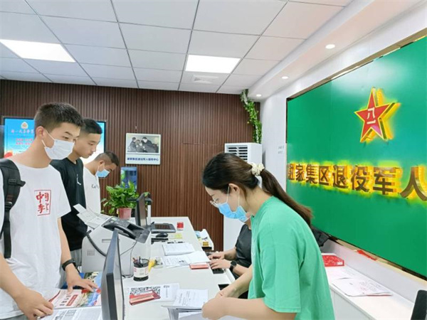 淮南：歡迎回家！——謝家集區(qū)迎接退役士兵榮歸！
