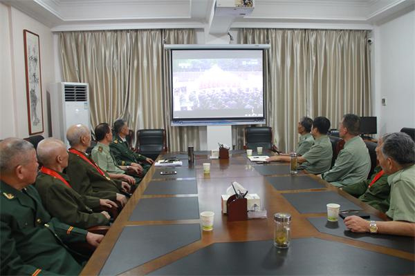 淮南市軍休所：組織軍休干部觀看第八批在韓中國人民志愿軍烈士遺骸安葬儀式