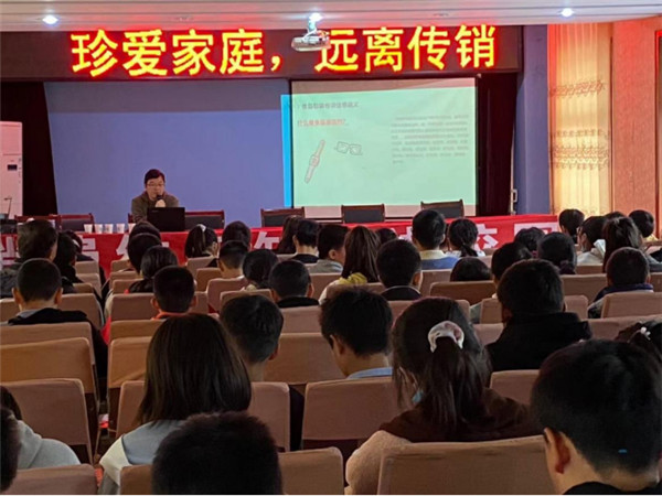 淮南潘集區(qū)市場監(jiān)管局開展消費(fèi)者信用維權(quán)、防傳銷進(jìn)校園活動(dòng)