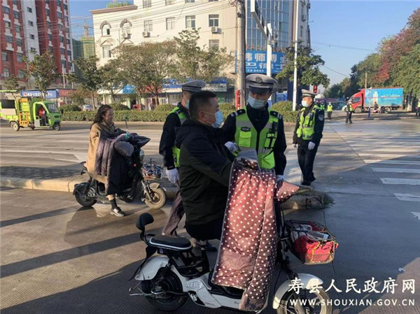淮南壽縣公安局交通管理大隊開展文明創(chuàng)建集中整治行動