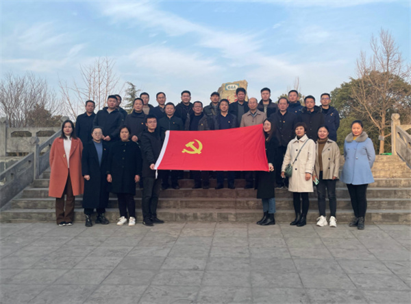 淮南市經(jīng)信局組織黨員干部開展國家公祭日活動(dòng)