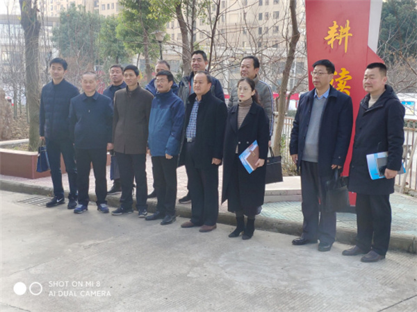 淮南：夯實(shí)校園安防基礎(chǔ) 提升校園安防質(zhì)效 ——市教體局召開(kāi)校園安全暨安防建設(shè)工作現(xiàn)場(chǎng)會(huì)