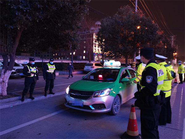 淮南交警超強(qiáng)“獵虎”進(jìn)行中，酒駕查不停！