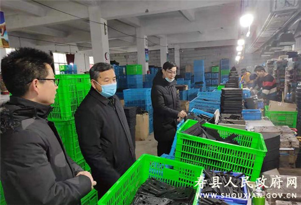 淮南壽縣副縣長(zhǎng)閆明圣調(diào)研就業(yè)扶貧車間工作
